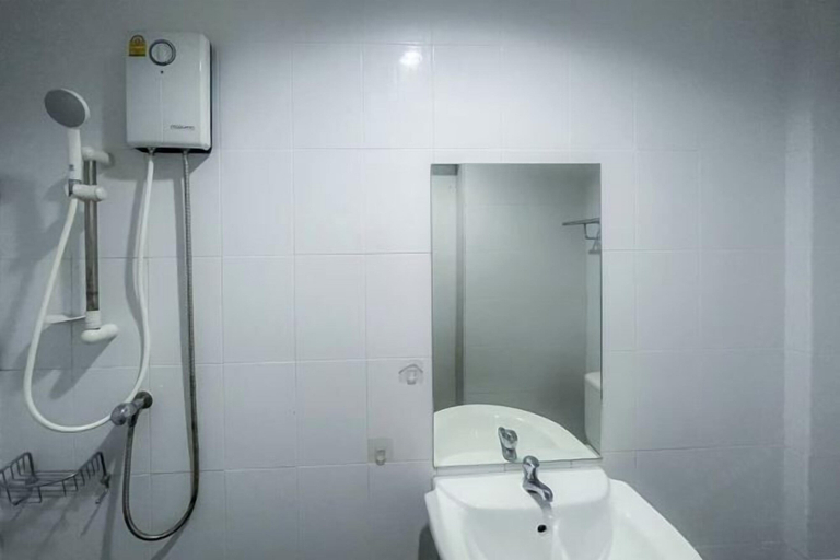 Bathroom 2, Hop On Phuket, Phuket Island