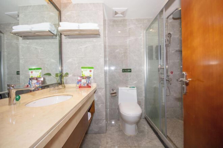 Bathroom 4, Bandao Lijing Hotel, Enshi Tujia and Miao