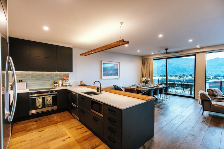 Private kitchen 3, Korari House - Lake Views - Sleeps 10, Queenstown-Lakes
