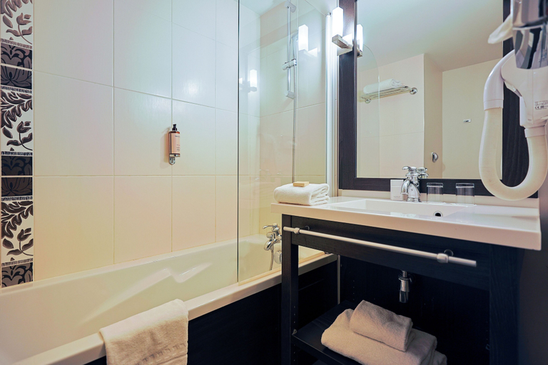 Bathroom 5, Seven Urban Suites Nantes Centre, Loire-Atlantique