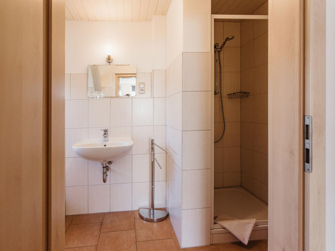 Bathroom 4, REBENTISCH - HOTEL Ferienwohnungen Restaurant, Harz