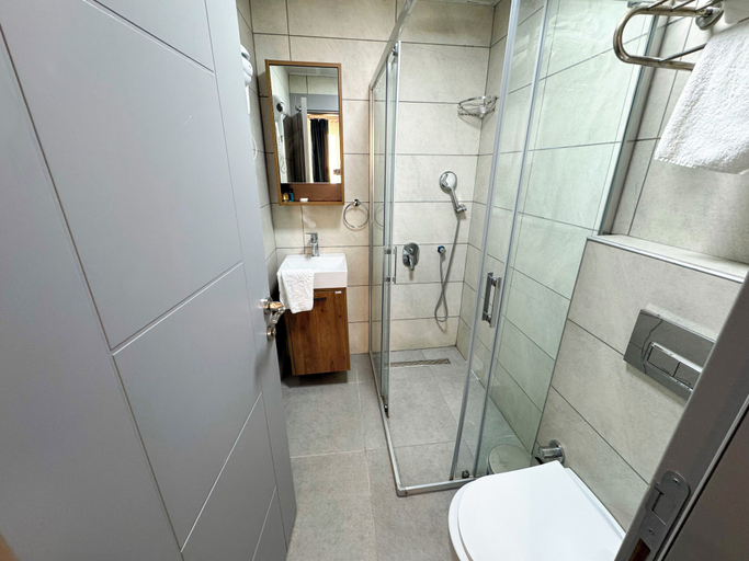 Bathroom 5, Premier Inn City, Antalya