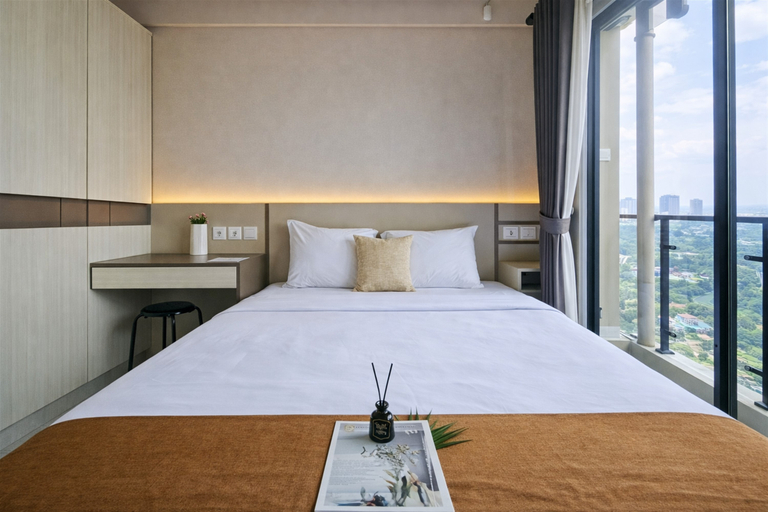 Bedroom 3, Bright and Comfy Studio Apartment at Sky House BSD By Travelio, South Tangerang