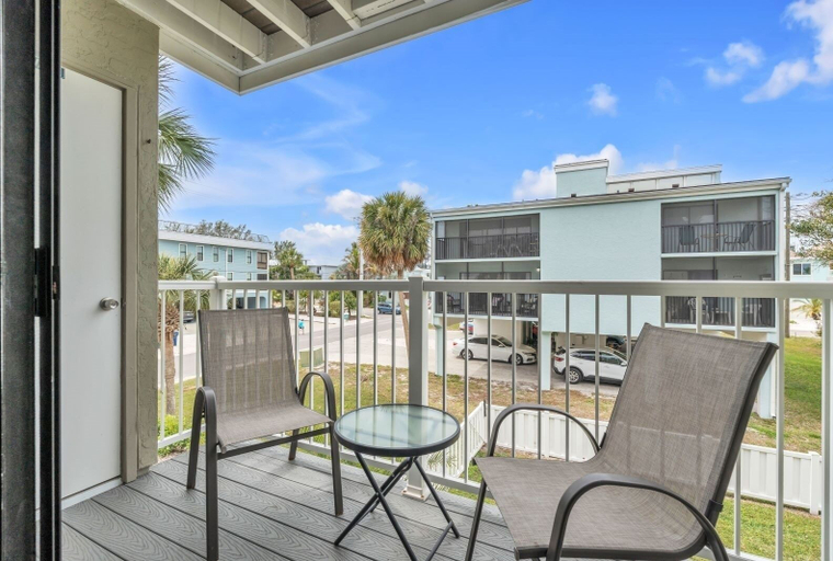 Property grounds 2, Sunrays Anchor 2 Bedroom Home, Manatee