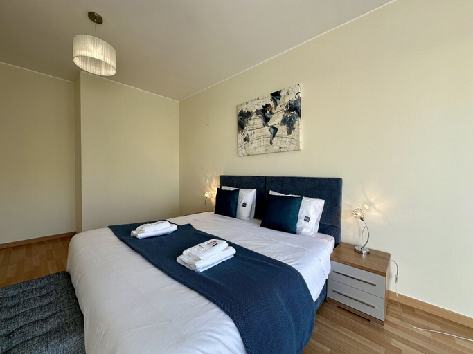 Room 3, Quarteira Deluxe With Pool by Homing, Loulé