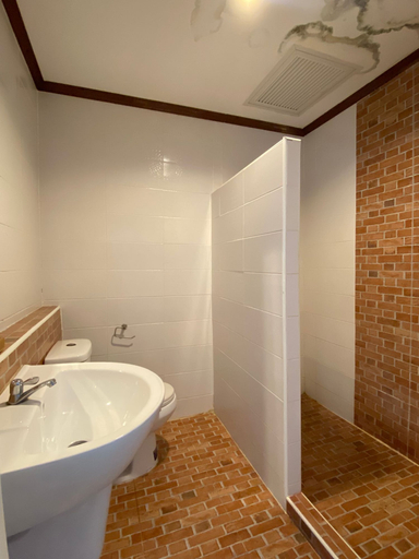 Bathroom 4, Tamnan Resort Pattaya, Pattaya