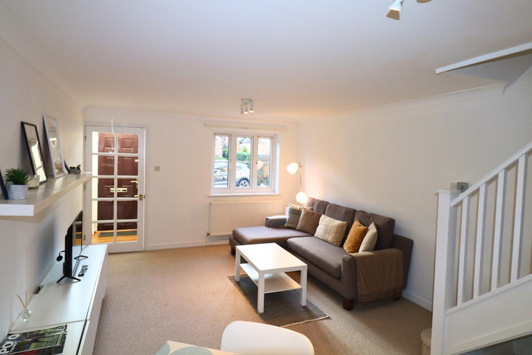 Others 4, Warfield Charming Three Bedroom House, Bracknell Forest