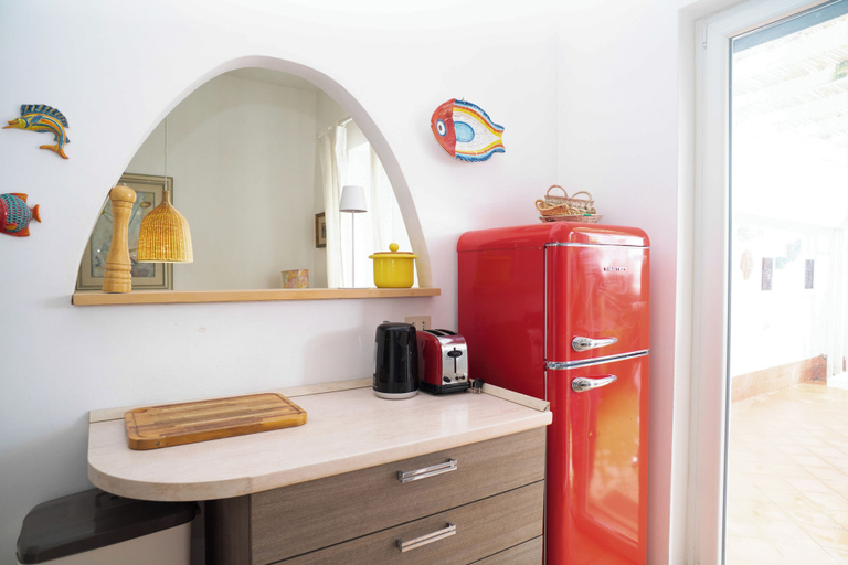 Interior 4, Villa vintage a 100m dal mare, Latina