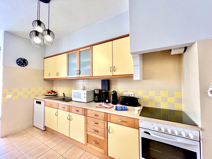 Private kitchen 5, Lagos SUN & Beach Apartment by Homing, Lagos