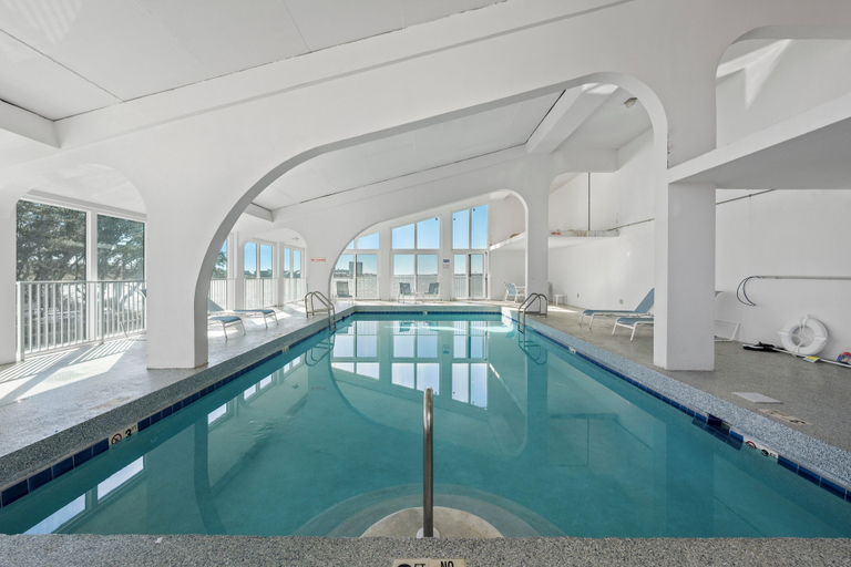Sport & Beauty 3, Compass Point 310, Baldwin