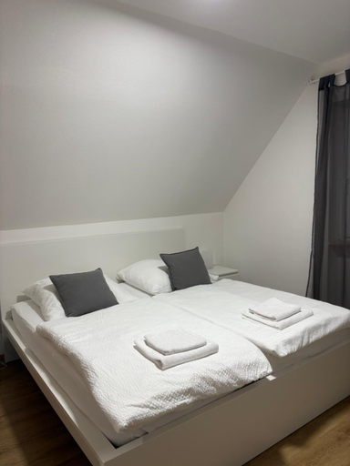 Bedroom 2, Gasthof Wilhelm Tell bei Anna, Fürth