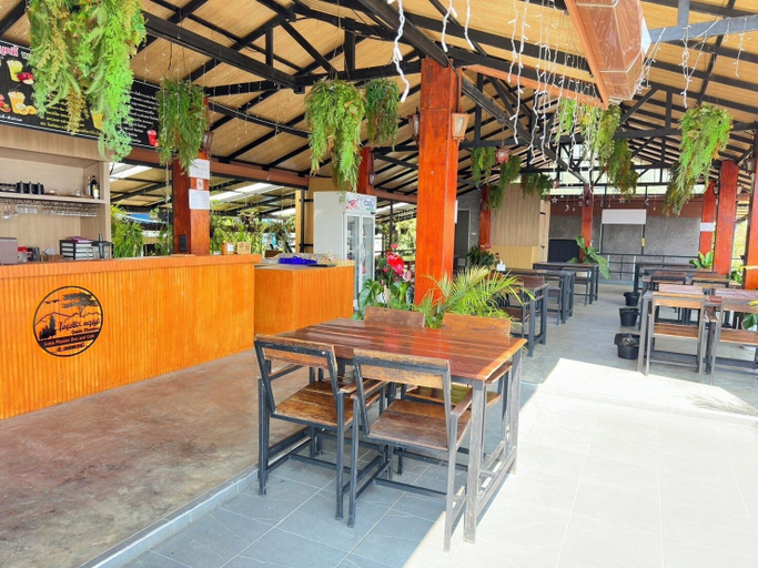 Food & Drinks 5, Oasis phamee, Mae Sai