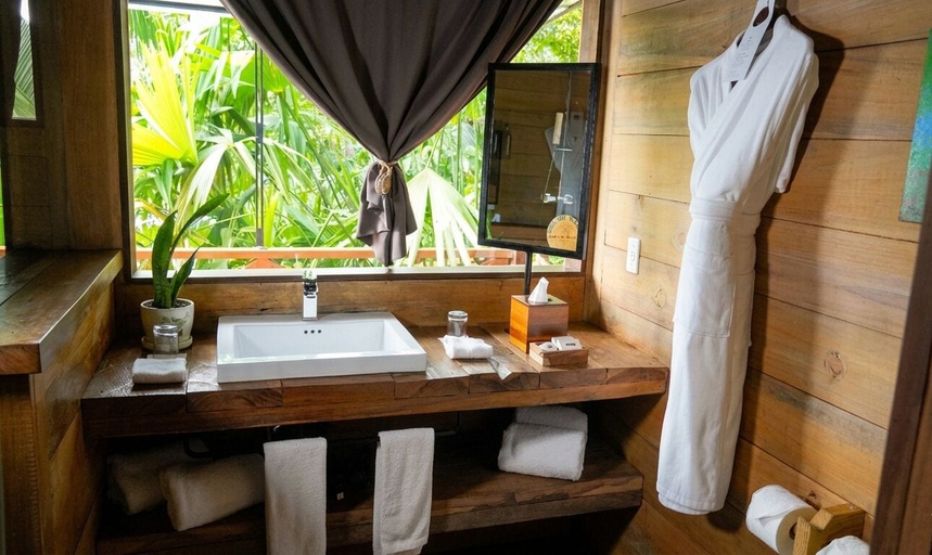 Bathroom 5, Central Hotel Bocas del Toro, Bocas del Toro