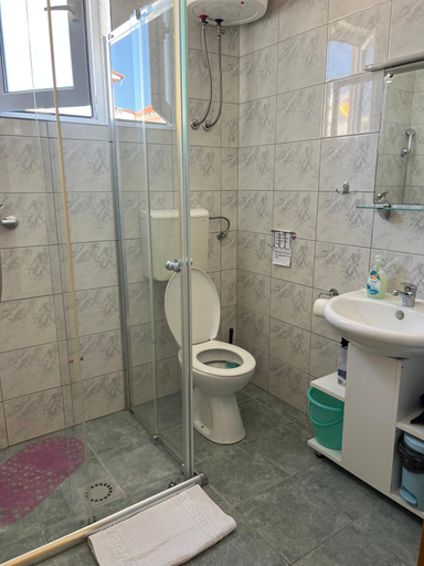 Bathroom 4, apartmani MIA, Okrug