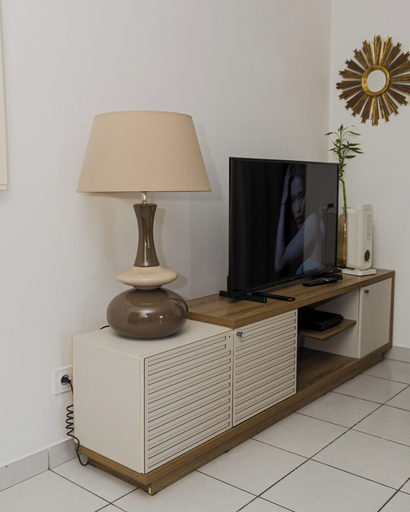 Television 2, Cocon Cayennais Appartement de charme, Rémire-Montjoly