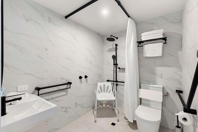 Bathroom 4, Quality Hotel Wangaratta Gateway, Wangaratta - Central