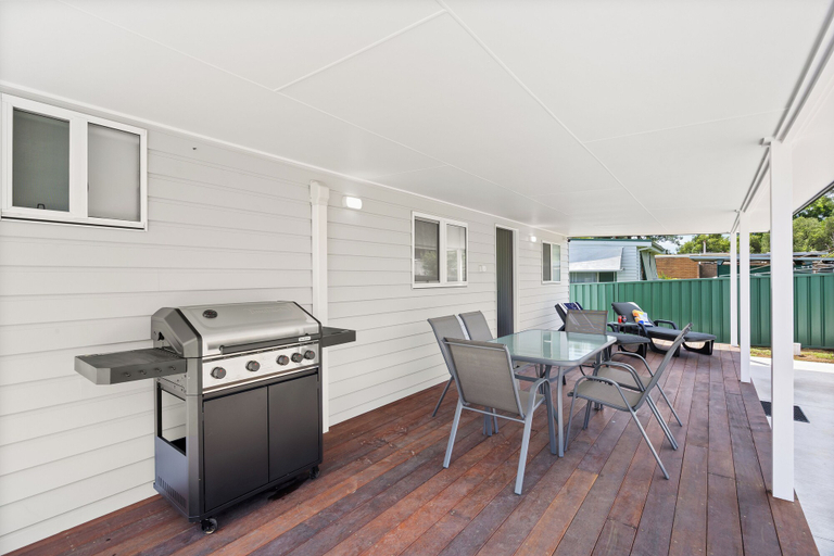 Outdoor dining, Sydney Street Stays, Muswellbrook