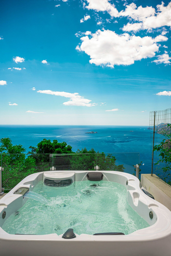 Outdoor spa tub 2, Casa Fifì, Salerno