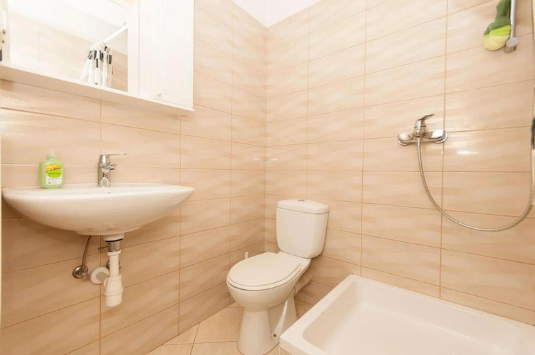 Bathroom 2, Apartments Pine and Sea, Omiš