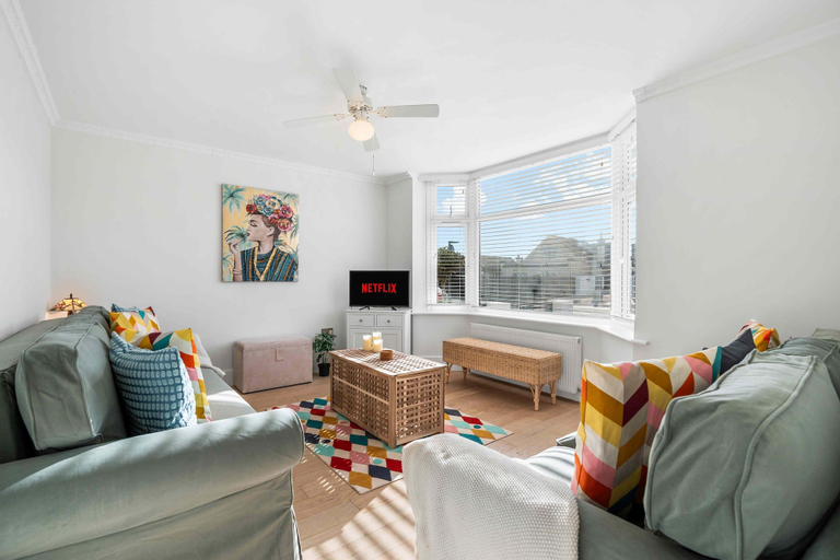 Room 2, Sea Palm By My Getaways, West Sussex