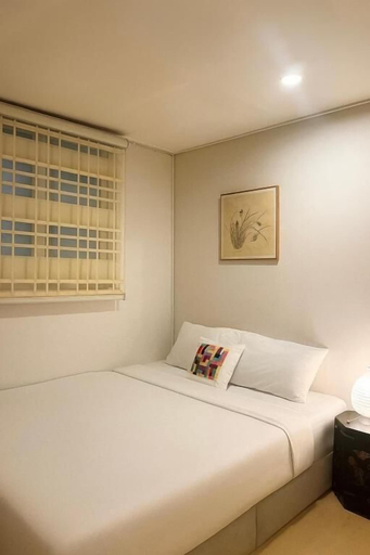 Room 5, Yellow stay