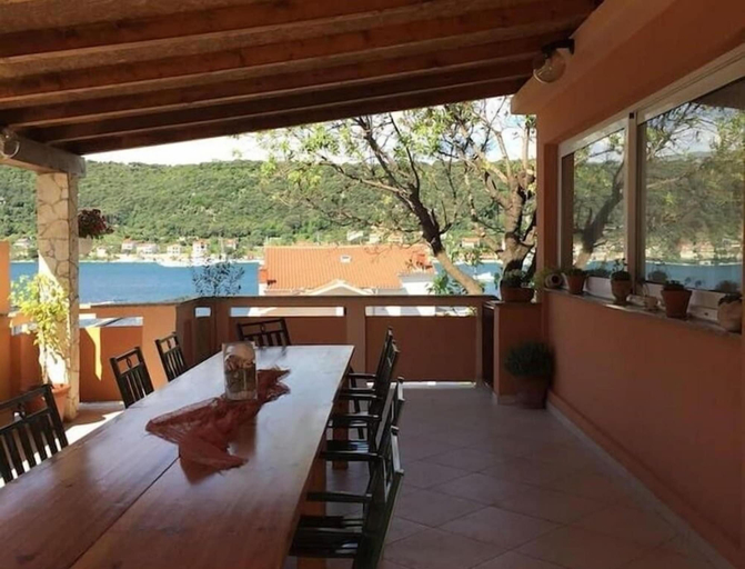 Terrace/patio 2, Apartment and Rooms Mila, Lopar/Supetarska Draga