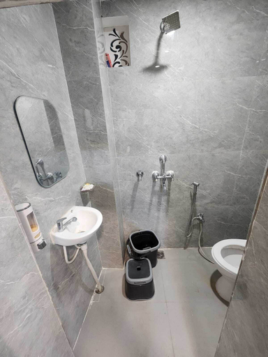 Bathroom, The Trishul Stay, Varanasi