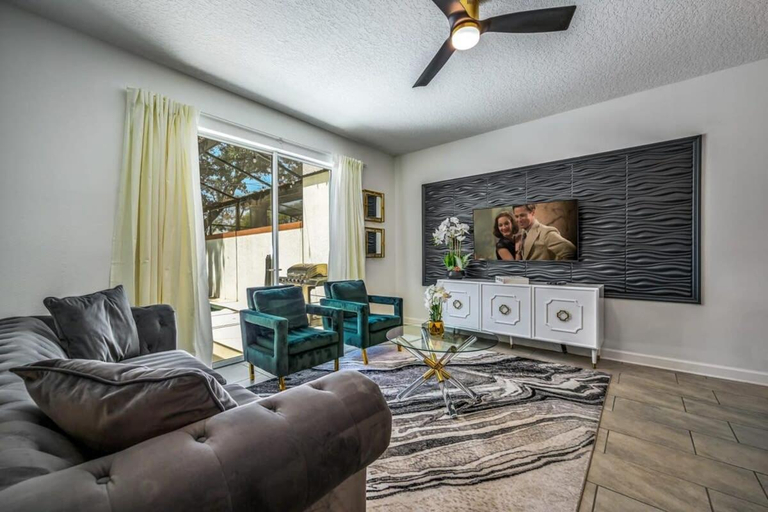 3, Relax in Style at This Spacious 4-bedroom Villa!, Osceola