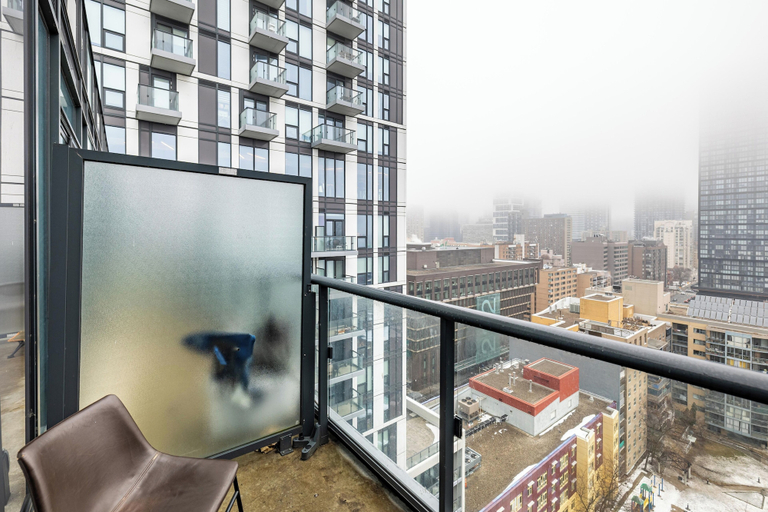 Terrace/patio 3, The Eaton Towers Dundas Toronto, Toronto