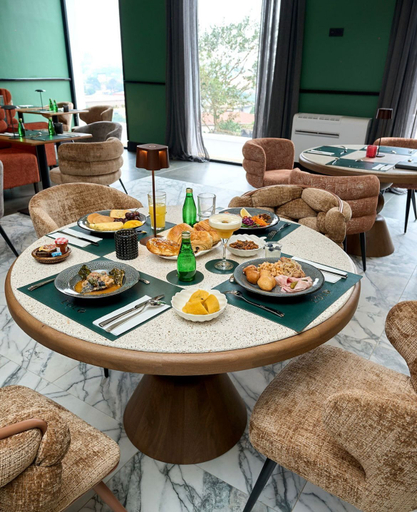 Dining 5, kolo boutique hotel, Mfoundi