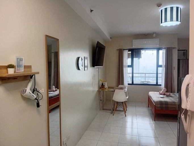 Room 5, Manila Bay View Mansion Malate by Carnivale Inn, Manila City