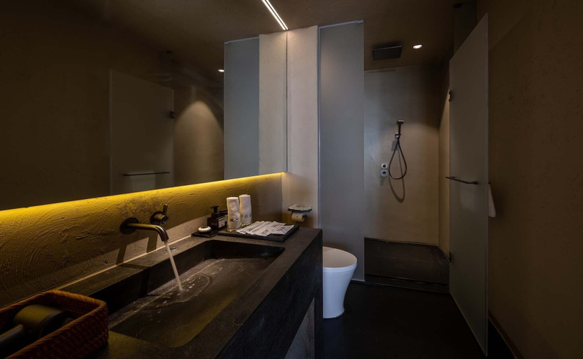 Bathroom 4, Weizhou Island Coral Reef Hotel, Beihai
