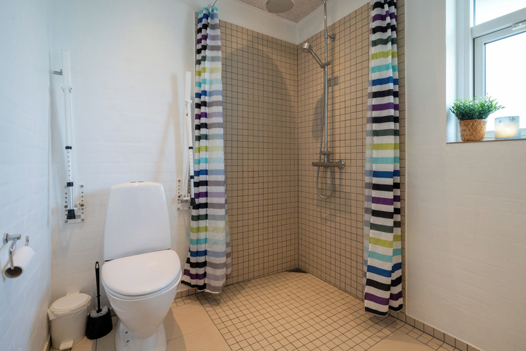 Bathroom 3, Strandfogedhuset, Jammerbugt