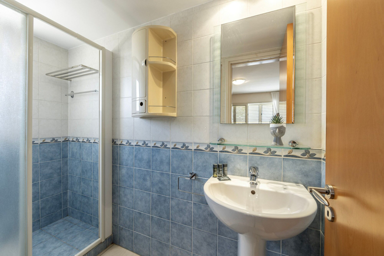 Bathroom 4, Chelidonia Larnaca Seafront Villa, Larnaca