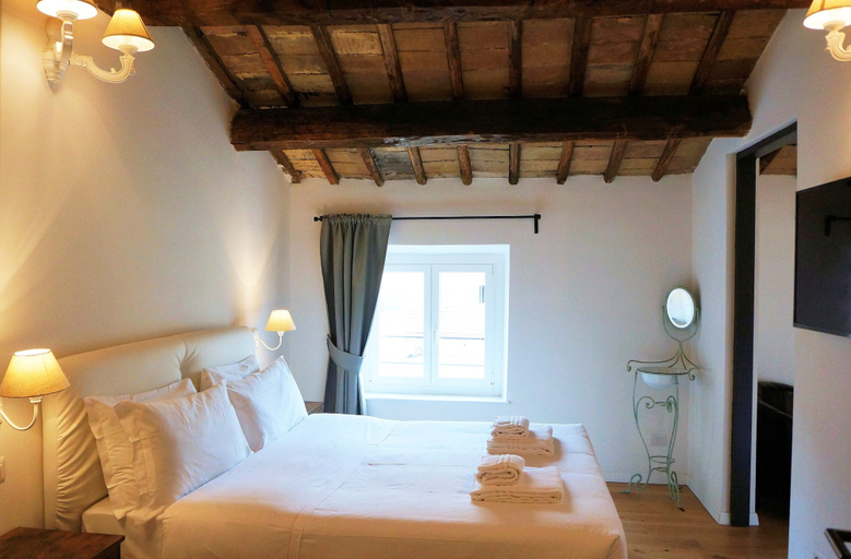 Bedroom 2, Opera House, Rome