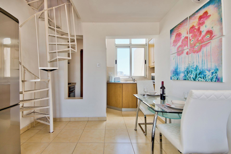 Living area 4, Stunning City Views Sliema Duplex Penthouse
