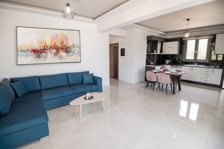 Others 5, Destino Villa, Crete