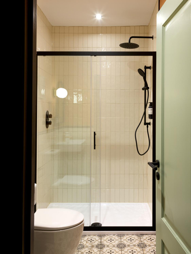 Bathroom 3, Brackenrigg Inn, Cumbria