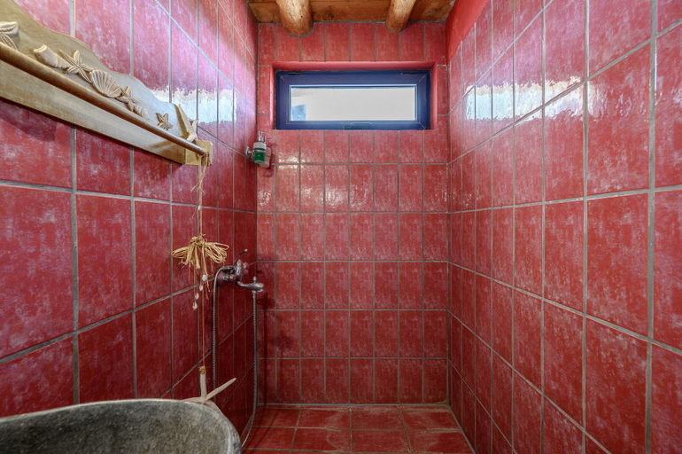 Bathroom 2, Petritis Villa, Crete
