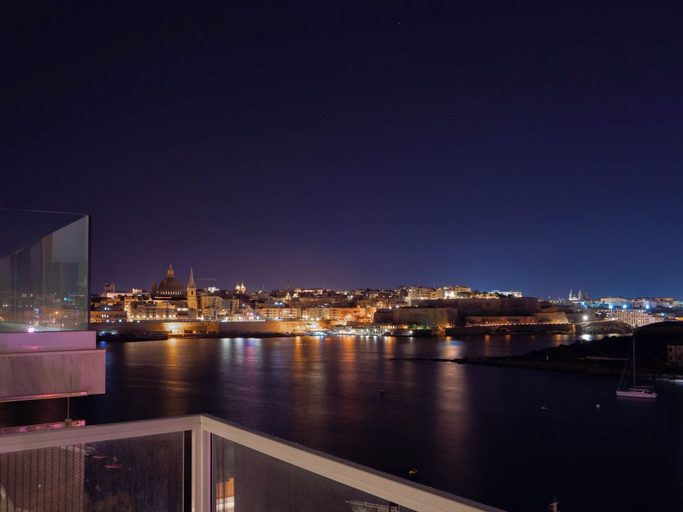 City view 4, Incredible Sliema Harbour Penthouse With Jacuzzi