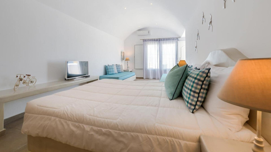 Room 3, family love suites, South Aegean