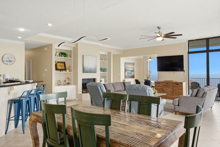 Food & Drinks, Summerchase Penthouse 4, Baldwin