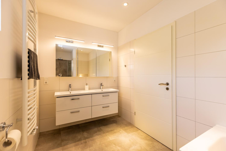 Bathroom 2, Die Schlafstube - Boutiquehotel, Wittmund
