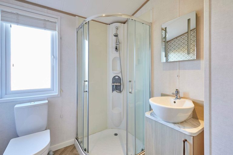 Room 5, Host Stay Hedgerow Lodge, North Yorkshire