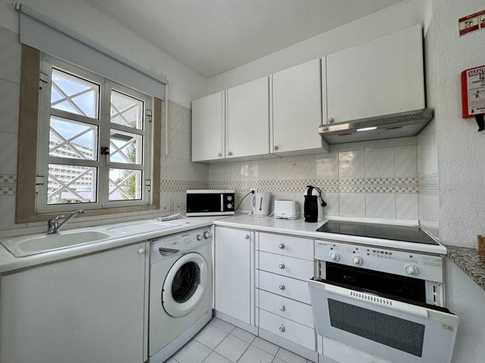 Private kitchen 5, Vilamoura Central Beach 2 by Homing, Loulé