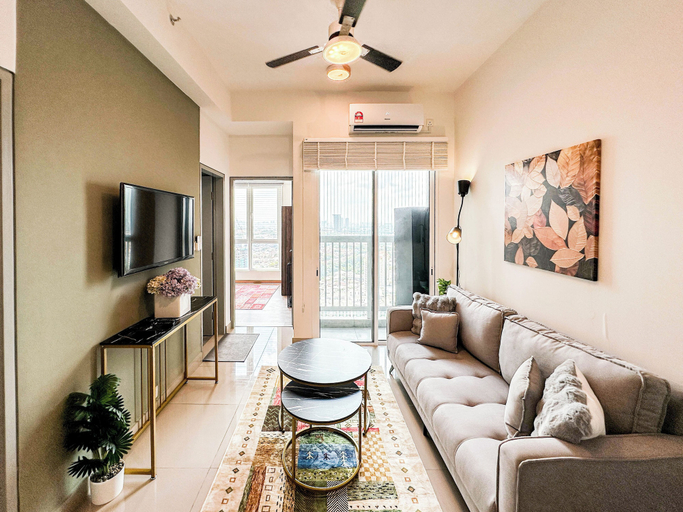 Living area 4, Glomac 121 Residences by Airhost, Petaling Jaya