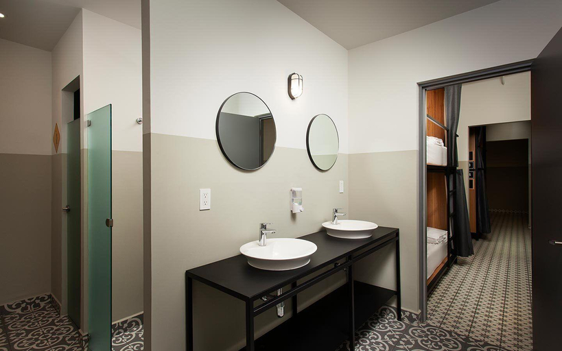 Bathroom 3, Hostal Casa MX Bellas Artes, Mexico City