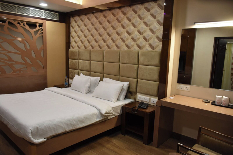Room 2, Sri Ram Grand Inn, Tirunelveli