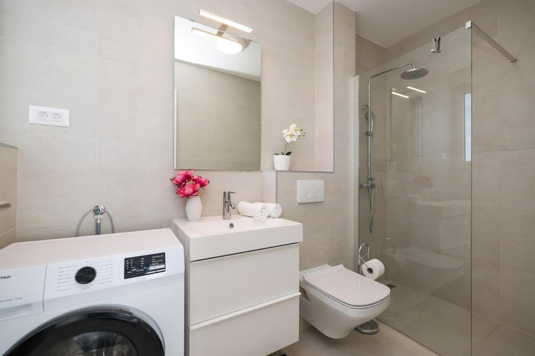 Bathroom 4, Villa Miri R3, Privlaka