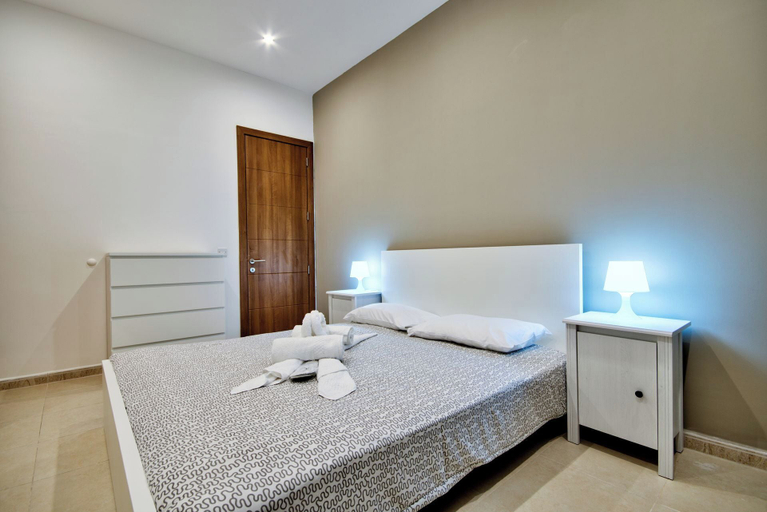 Room 3, Central Flat With Traditional Maltese Balcony